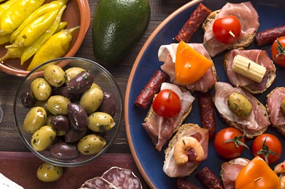 Essensbestellungen beim Gastronomen in Ihrer Nähe - Bestellen Sie spanisches Essen jetzt online als Takeaway oder beim Lieferservice Ihrer Wahl! Speisekarten vom Spanier und regionalen Lieferservices für spanische Spezialitäten auf FrischBox.de!